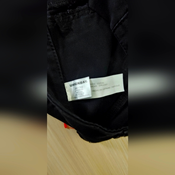 Union Bay Pocketed Shorts Size 7 - Picture 6 of 9